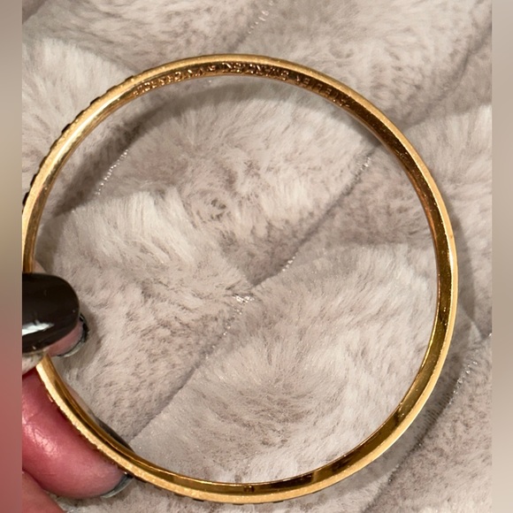 COPY - Swarovski Atelier Crystal Victor & Rolf Bangle - Picture 2 of 9